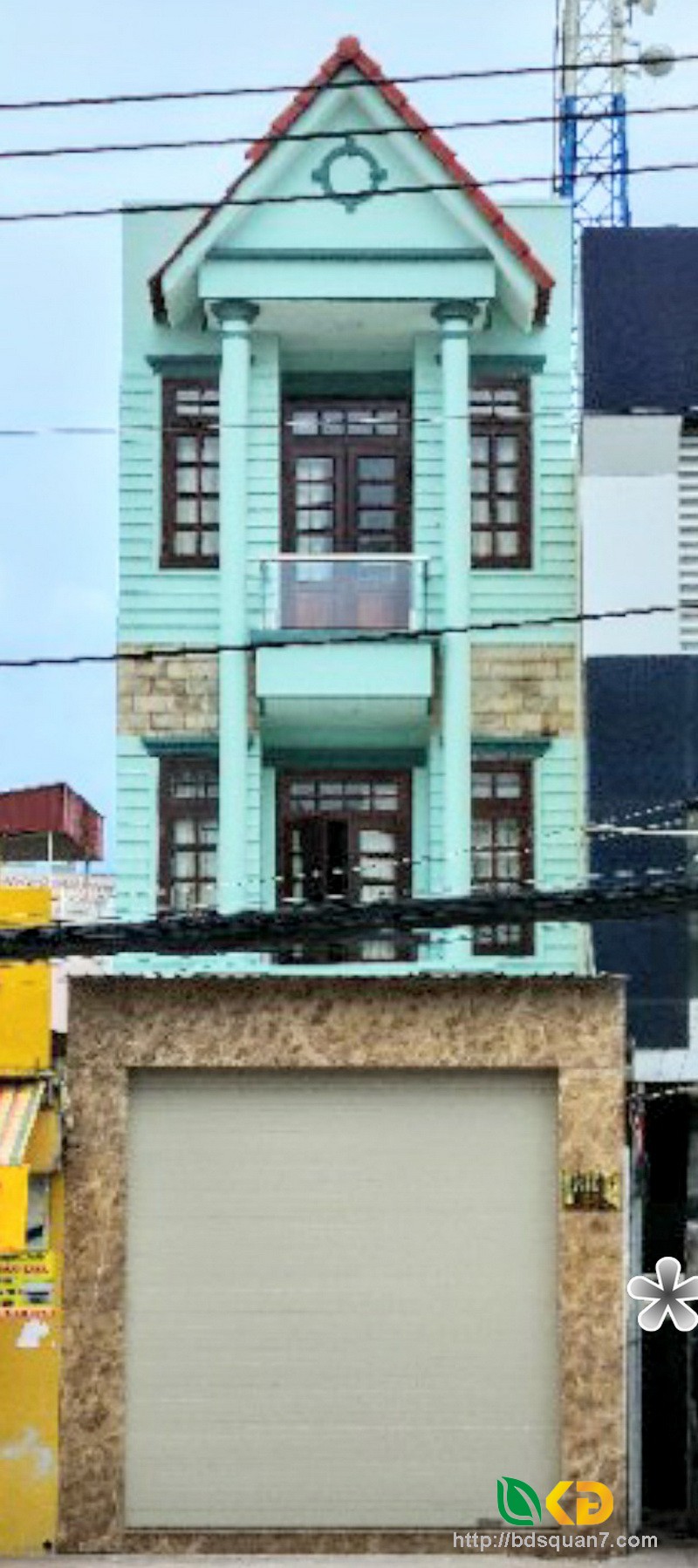 Bán nhà 2 lầu mặt tiền đường Huỳnh Tấn Phát quận 7.